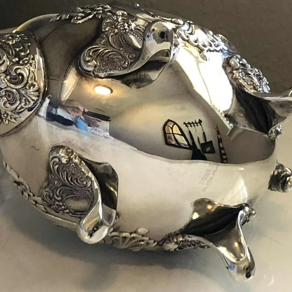 Vintage TOWLE Victorian Cameo Crest Silver Plate Teapot Hinged-lid